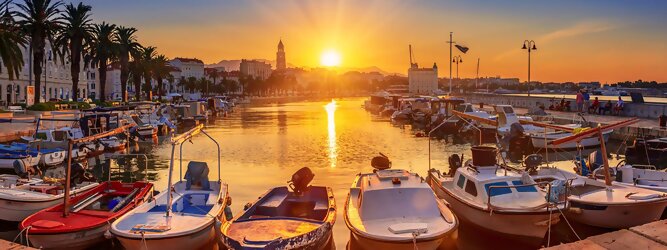 Trip Montenegro beliebte Urlaubsziele an der Adria - Urlaub an der Adria – eine gute Wahl - So Nah – So Gut – So viel Meer Sechs bezaubernde Länder bewerben sich, mit einer unglaublichen Vielfalt an landschaftlicher und kultureller Schönheit, um die Gunst der Urlauber. Von jedem der fünf Länder präsentieren wir das Beste für einen gelungen unvergesslichen Urlaub. Genießen Sie die Fülle der köstlichen Aromen und regionalen Spezialitäten, degustieren Sie die exquisiten Weine und Liköre, schwelgen Sie im feurigen südländischen berauschenden Dolce Vita. Das adriatische Meer erstreckt sich zwischen der Apennin-Halbinsel und der Balkan-Halbinsel. Viele der an der Oberen Adria liegenden, charmanten reizvollen Badeorte sind europaweit, einige sogar weltweit bekannt. Auf der italienischen Seite: Triest, Bari, Venedig, Ravenna, Rimini, Jesolo, Caorle, Bibione, Grado, San Benedetto del Tronto, um nur einige zu nennen. Denn schon diese klingenden Namen zergehen einem auf der Zunge, und wir verspüren die unbändige Sehnsucht nach Auszeit. Die Strände sind weitläufig, flach und eignen sich hervorragend für Familien mit Kindern. Buddeln und Sandburgen bauen ist angesagt!